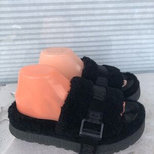 UGG Women’s Black Fuzzy Platform Slides Mules Sandals Size 9